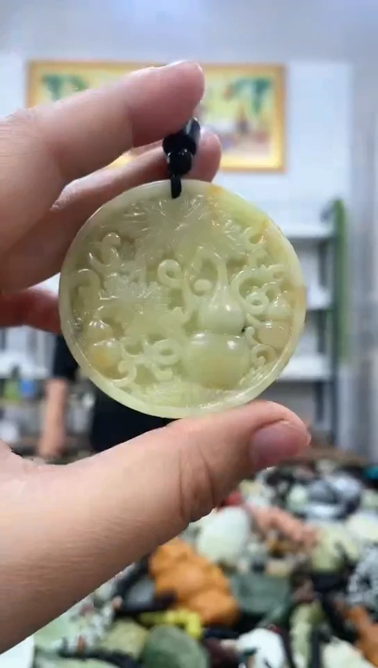 未镶嵌岫玉挂件