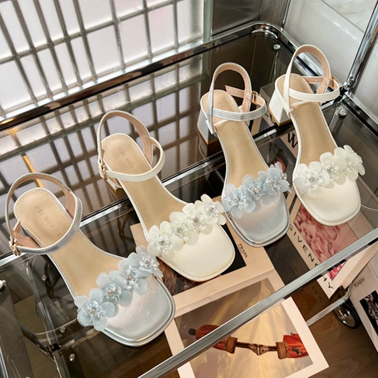 网红水晶花粗跟凉鞋2025夏季新款时尚百搭高跟仙女风一字带水钻鞋