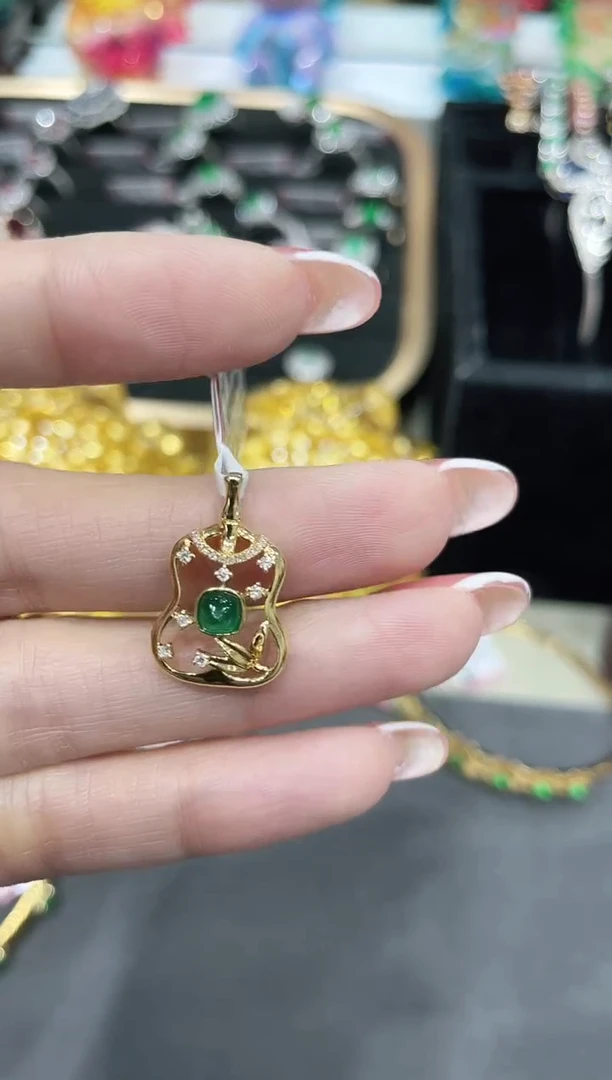 吊坠18K金镶嵌祖母绿吊坠