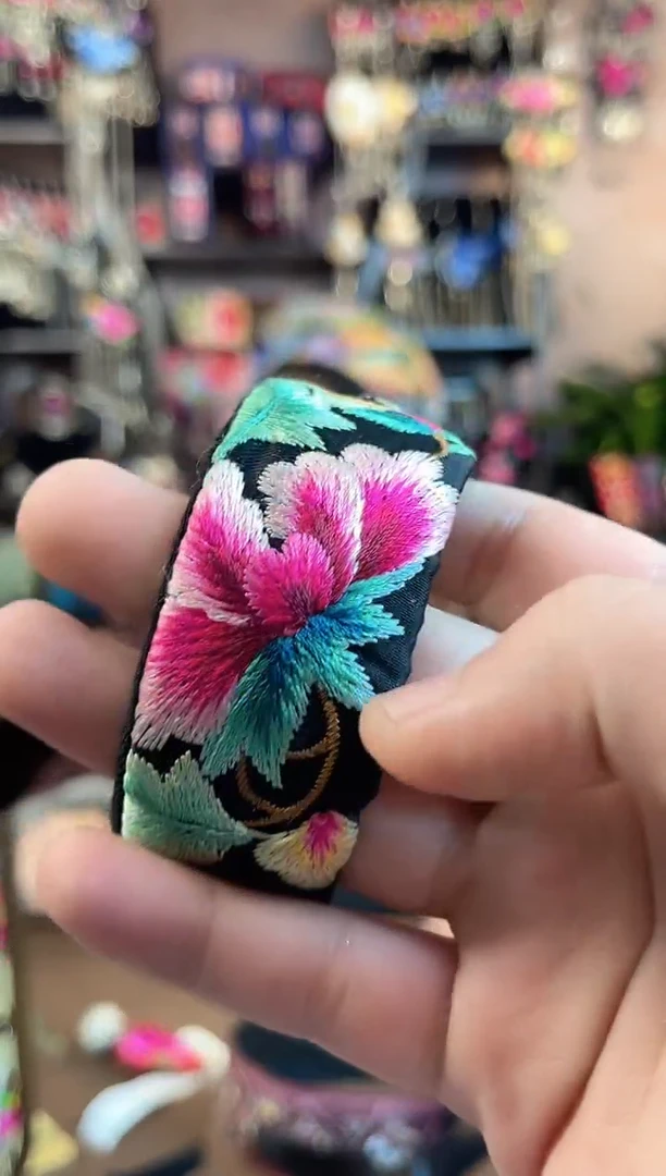 织绣民族风手工非遗老绣饰品665