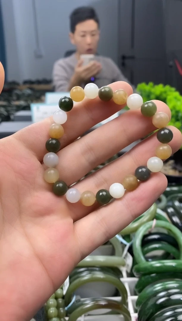 未镶嵌手镯和田玉8mm