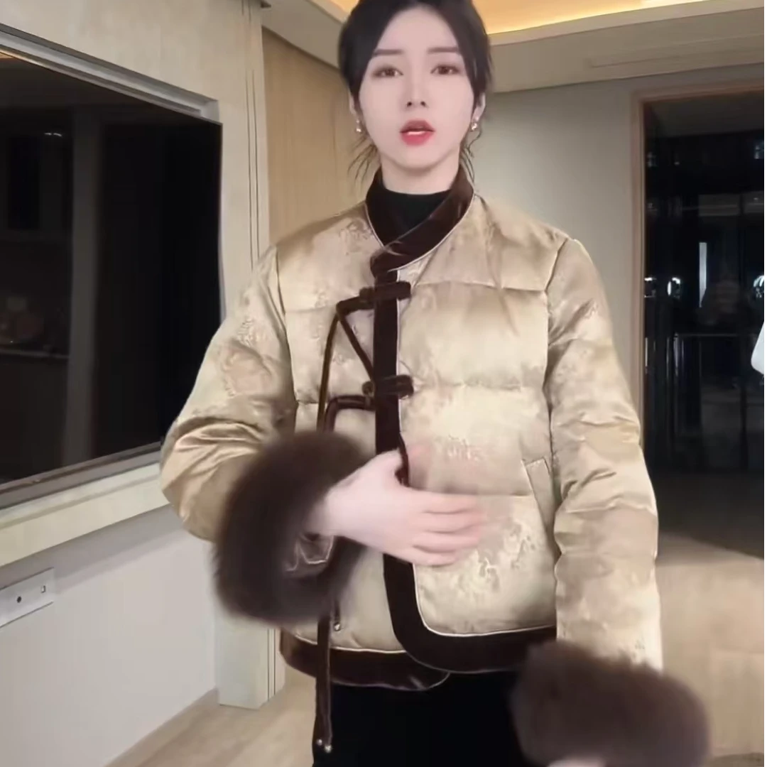 2024年冬季网红新款时尚高级感宽松保暖气质国风盘扣棉服短外套女