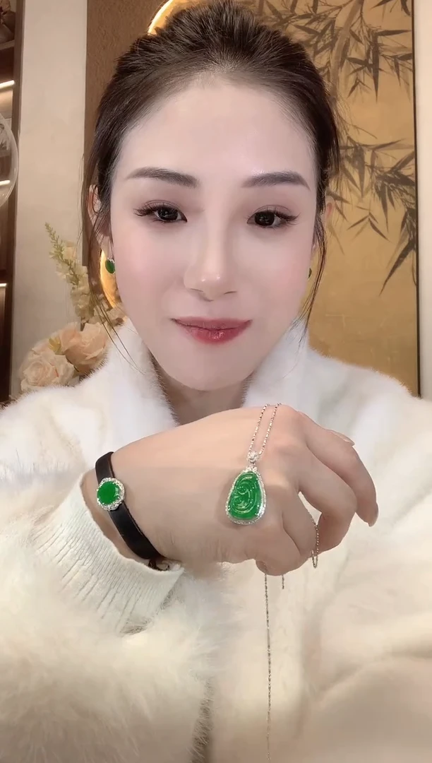 【闪购商品】翡翠吊坠(不含链)18K金镶嵌A13多样性发一件