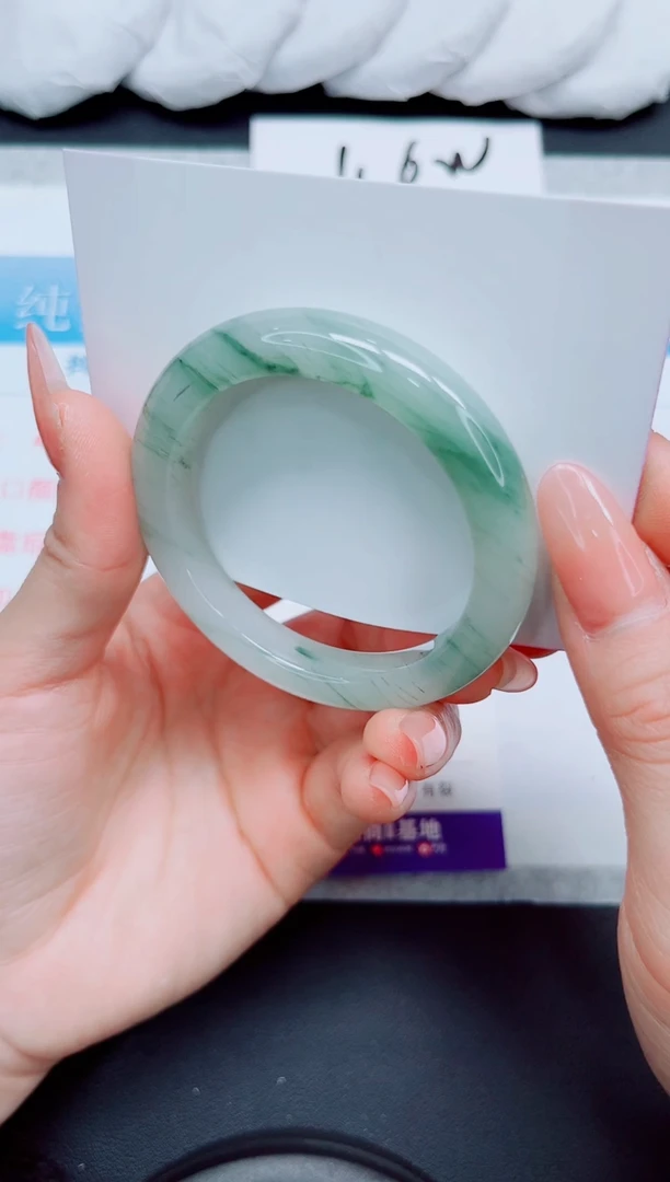 【闪购商品】石英质玉手镯未镶嵌70-52.8
