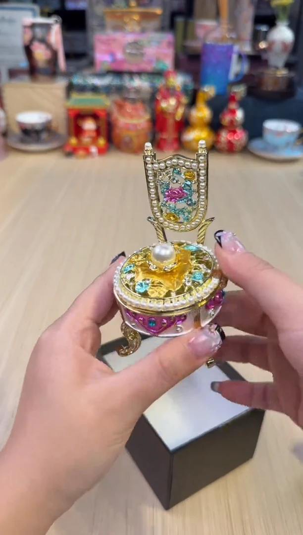 157金色珍珠椅