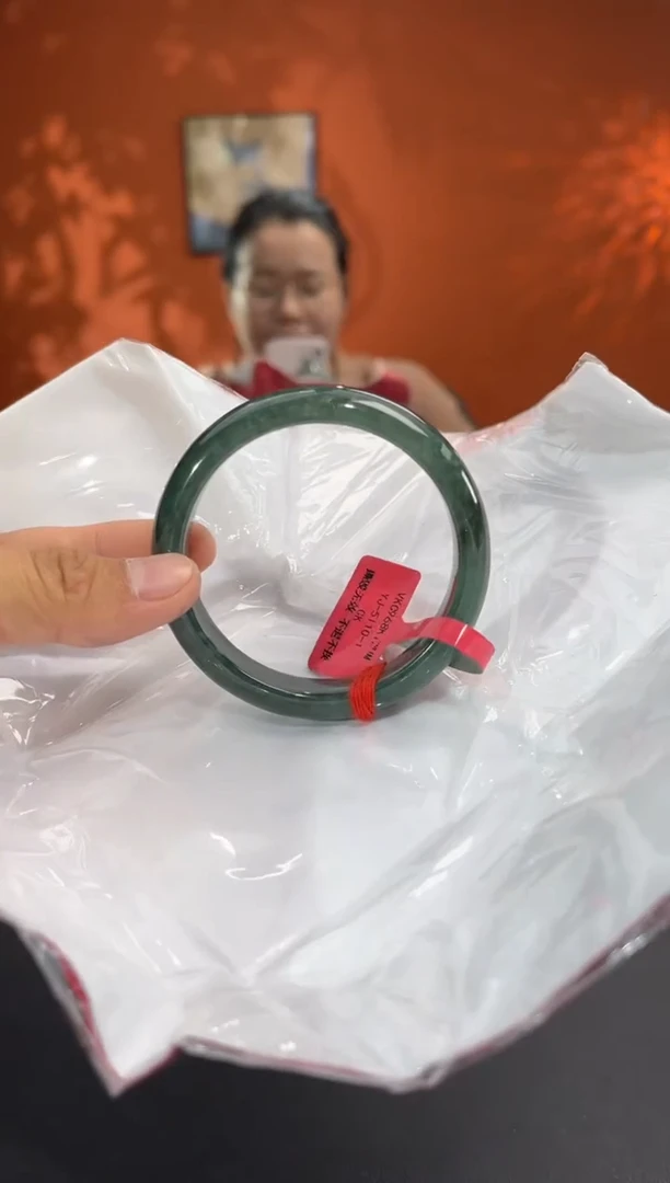 未镶嵌手镯翡翠翡翠手镯（微瑕）