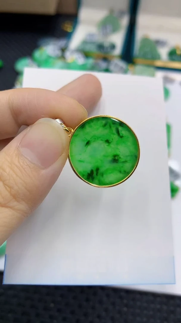 翡翠银S925镶嵌颈饰            8