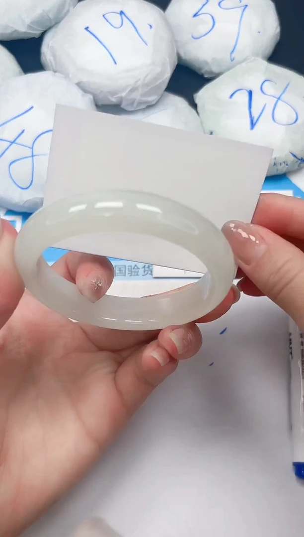 未镶嵌手镯石英质玉107/6061