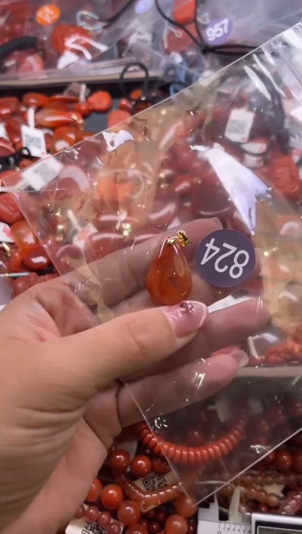 南红玛瑙未镶嵌珠宝奇石824