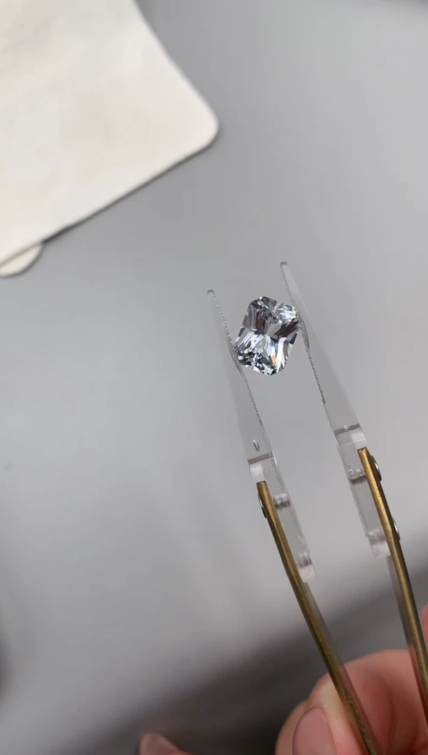 绿柱石裸石2ct白海蓝  FH  定制