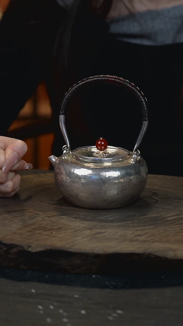 新品手工锤纹银壶 260克  350毫升