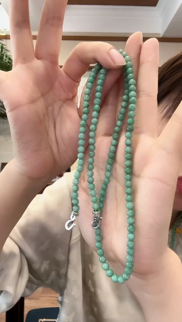 翡翠未镶嵌颈饰国风