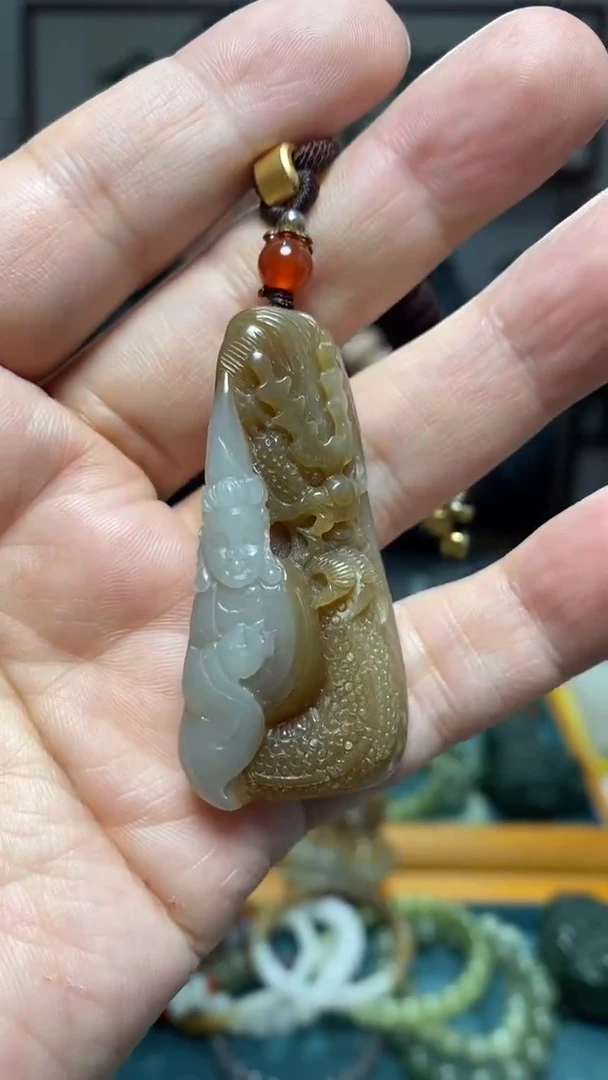 颈饰未镶嵌和田玉1