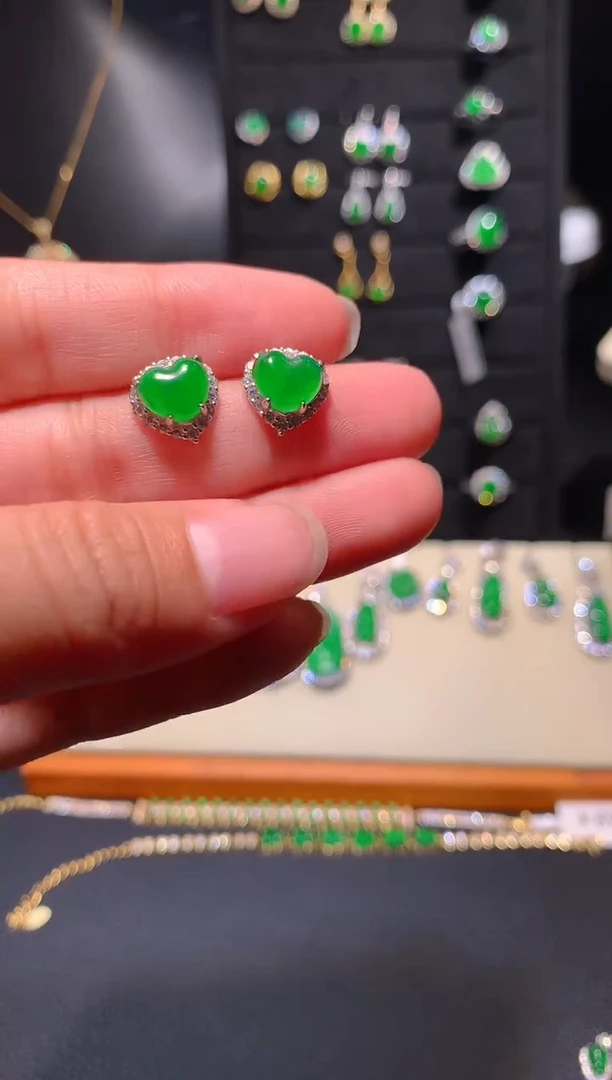 【闪购商品】翡翠耳饰银S925镶嵌耳钉