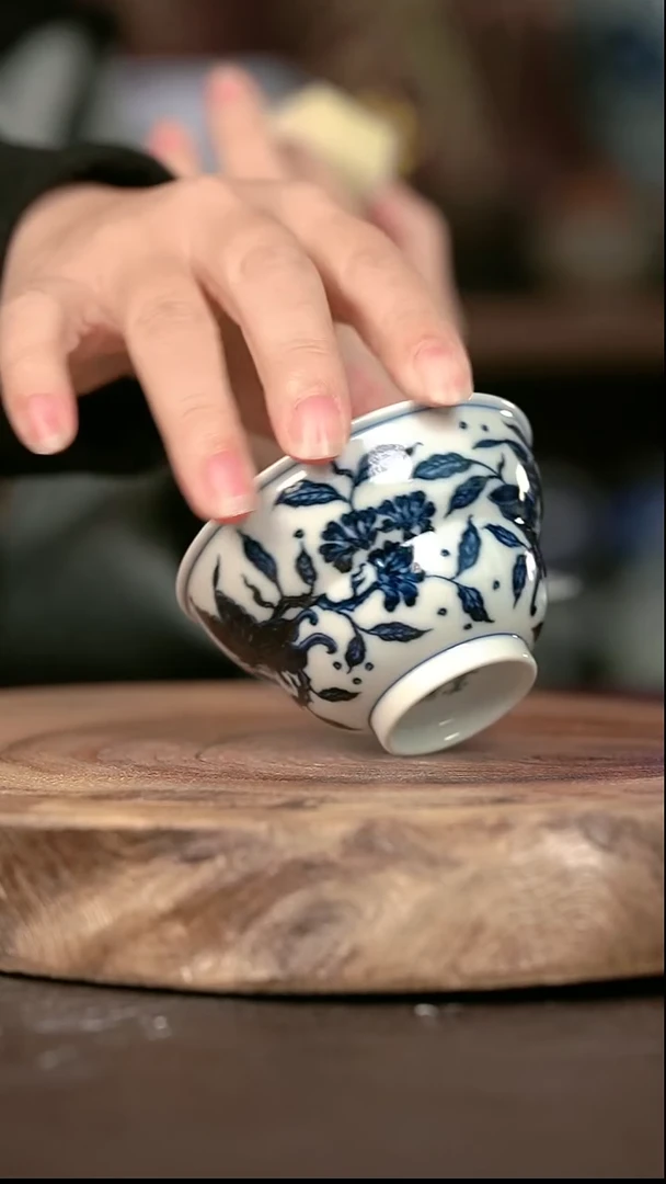 手绘 高温现代瓷  气窑   蝶恋花葫芦杯90C