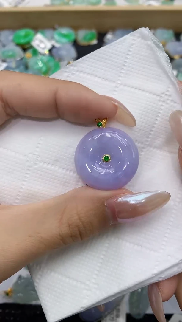 翡翠18K金镶嵌颈饰111111111111