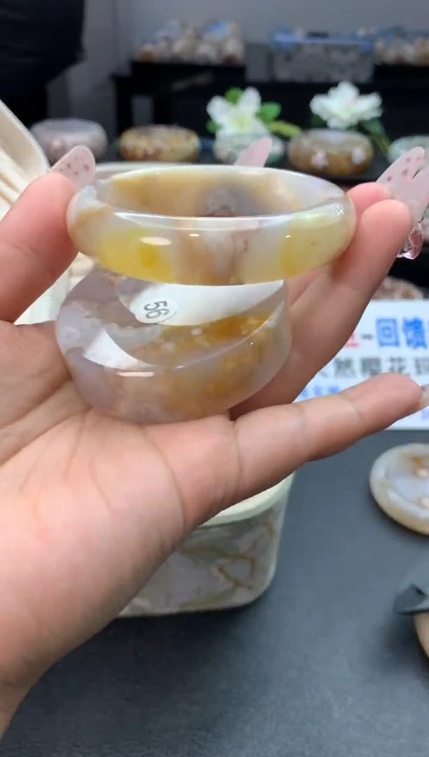 未镶嵌手镯石英质玉（56-57圈口）赠送镯心 无证书