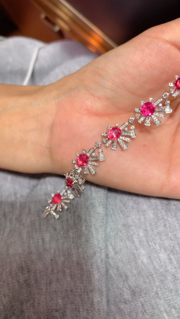 手链18K金镶嵌尖晶石8.6CT