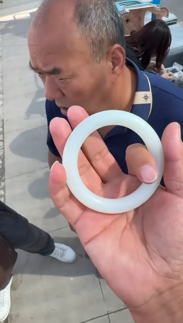 未镶嵌戒指和田玉（糖玉）和田玉