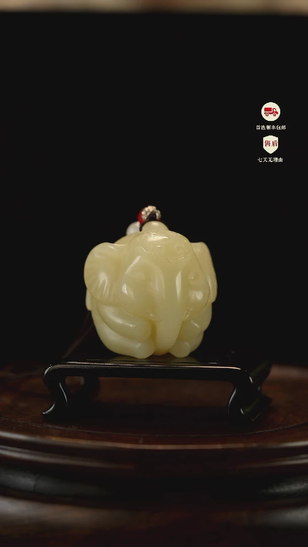 云南石一****3竹叶青雕刻：手握吉象手把件摆件