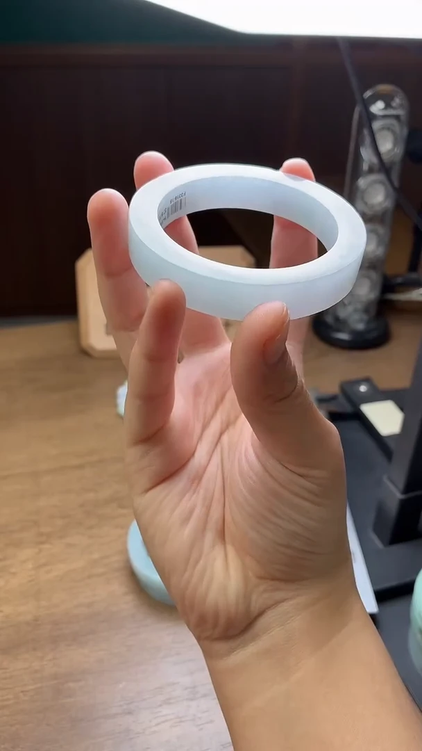 未镶嵌手镯定制翡翠d****6定制