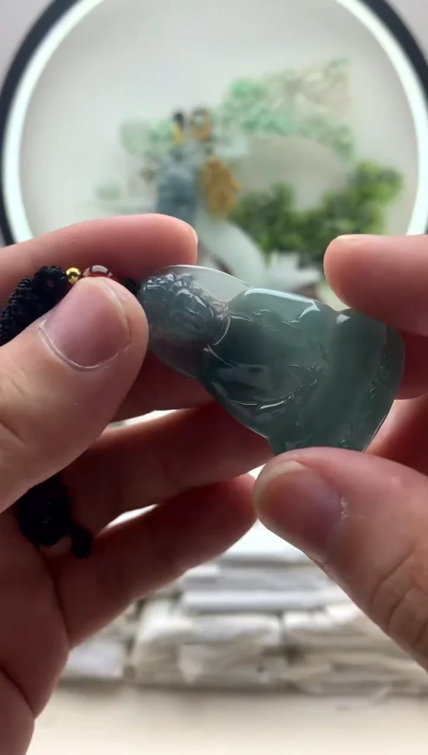 颈饰未镶嵌翡翠小素衣