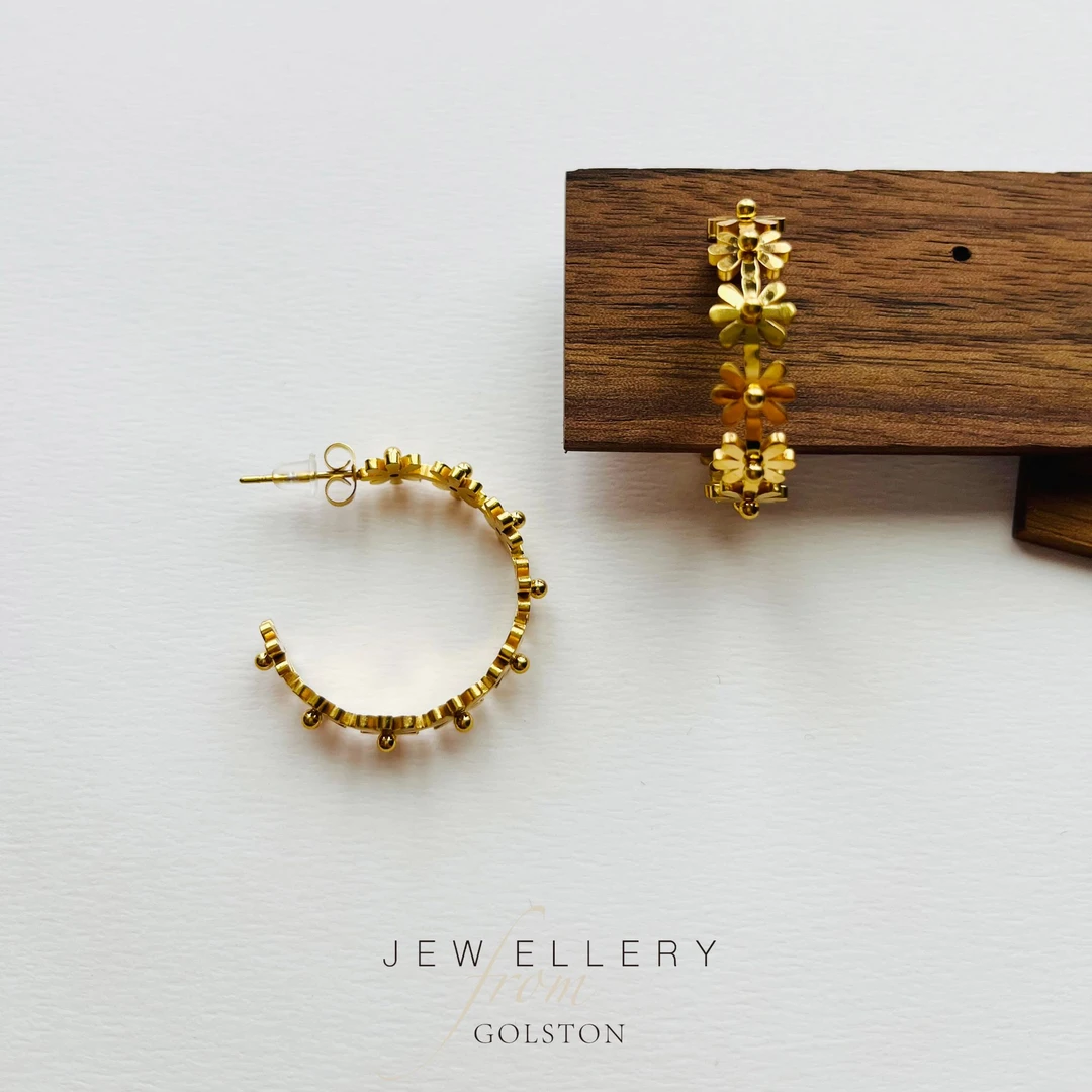 铜合金耳饰 金色小雏菊法式小众高级大牌感耳钉耳环s925银针