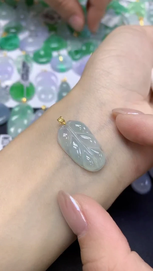 颈饰18K金镶嵌翡翠天然缅甸翡翠A货百元以上9元证书费自理