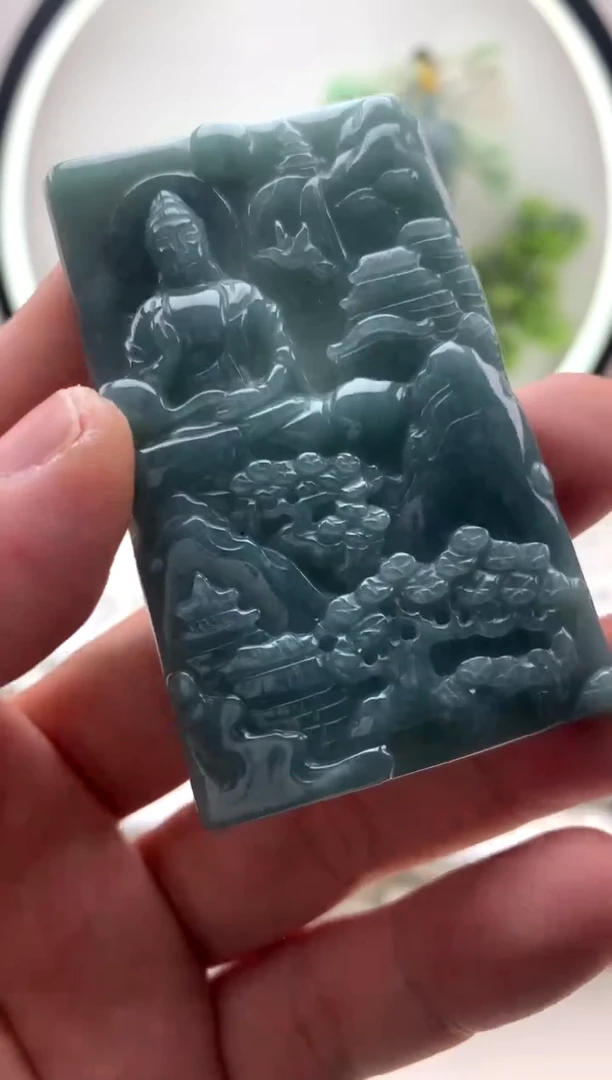 翡翠未镶嵌颈饰山水观音