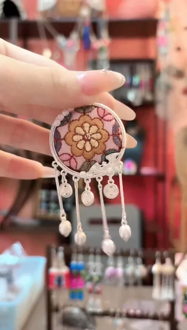 织绣云织谣民族风精美饰品79