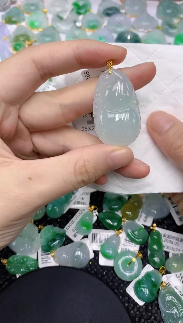 颈饰18K金镶嵌翡翠1111111