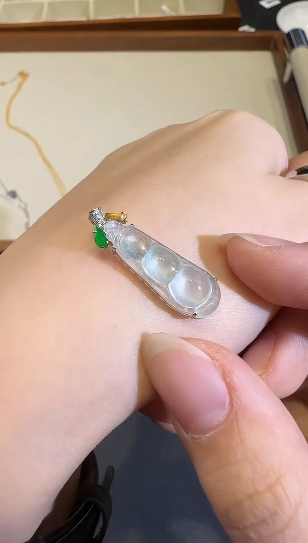 颈饰18K金镶嵌翡翠X1125-512-360