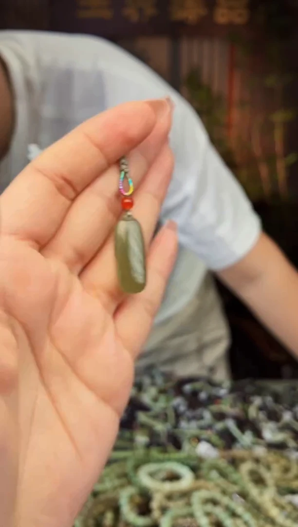 和田玉未镶嵌颈饰拍一发一