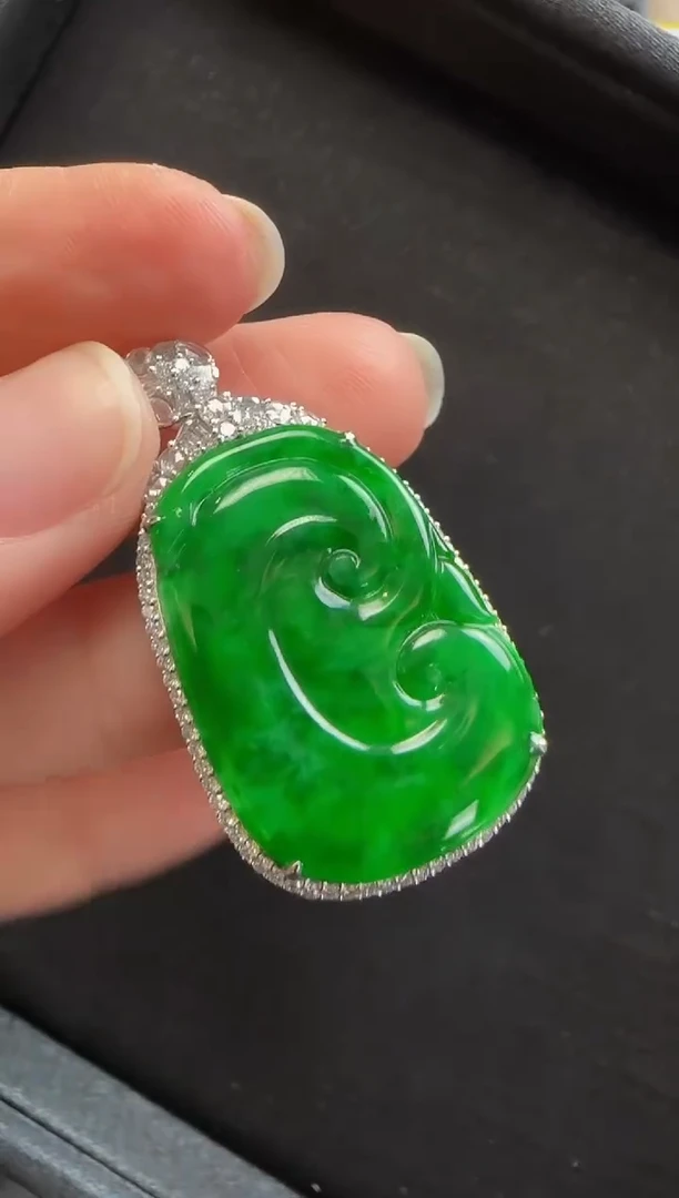 【闪购商品】翡翠颈饰18K金镶嵌439如意一个