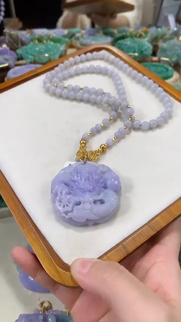 颈饰未镶嵌翡翠吊坠