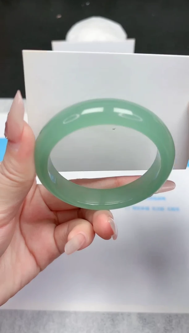 【闪购商品】石英质玉手镯未镶嵌60-52.5