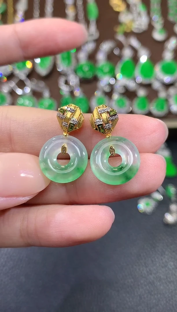 18K金镶嵌翡翠耳饰C54