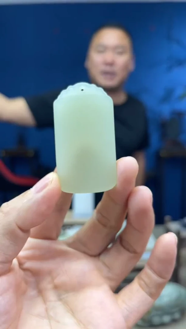 和田玉未镶嵌颈饰1