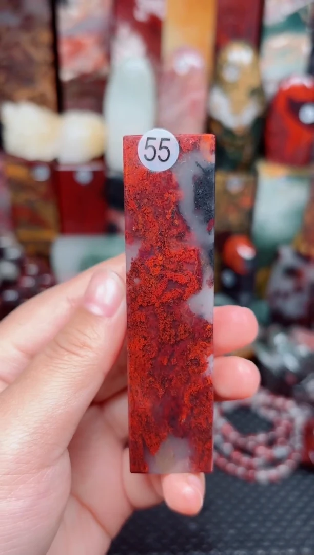 玉锋*回55号桂林鸡血玉印章、摆件