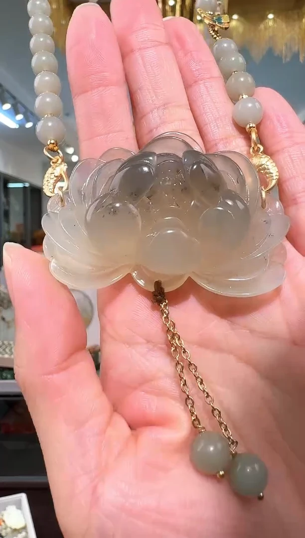 未镶嵌岫玉项链吊坠