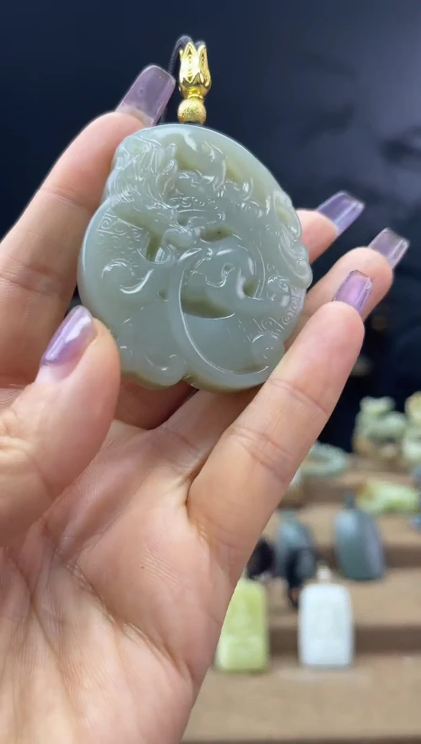 颈饰未镶嵌和田玉1