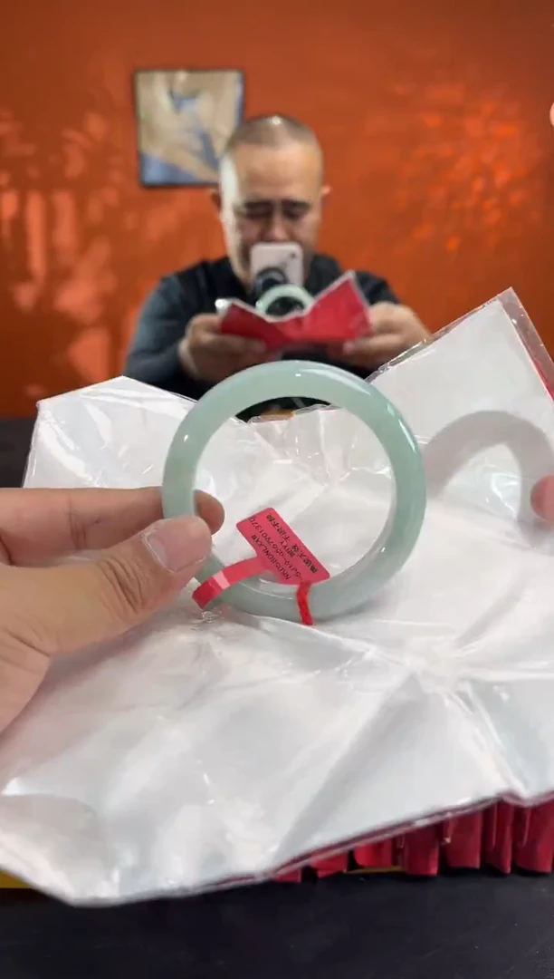 未镶嵌手镯翡翠翡翠手镯