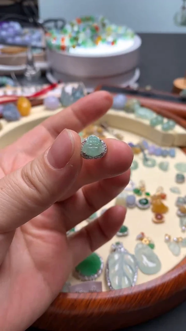 【闪购商品】翡翠颈饰银S925镶嵌翡翠镶嵌佛公