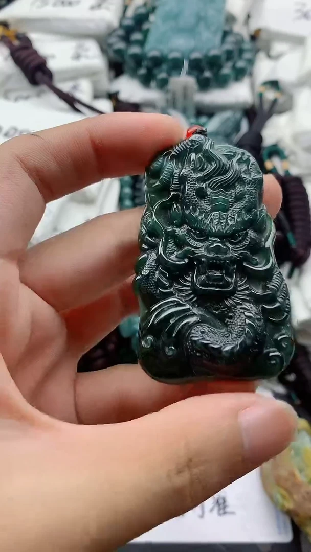 翡翠未镶嵌颈饰8888888888