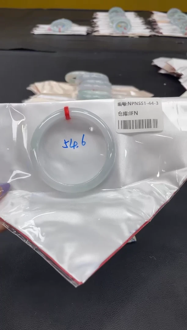 未镶嵌手镯翡翠翡翠手镯