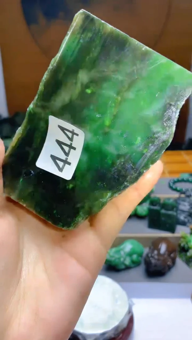 和田玉（碧玉）未镶嵌珠宝半成品444