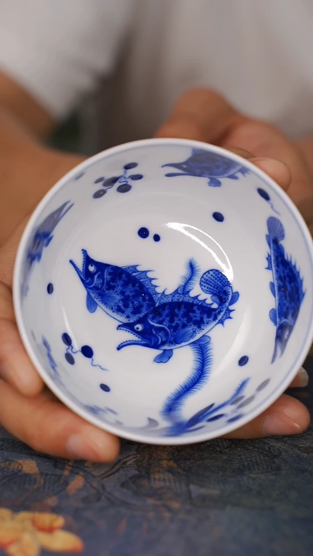 杯水造青花黄釉鳜鱼缸杯