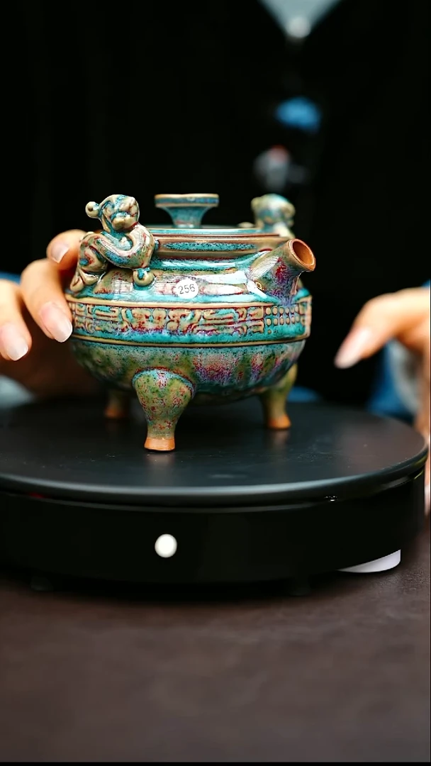 256#原矿钧瓷炉钧釉虎贲壶