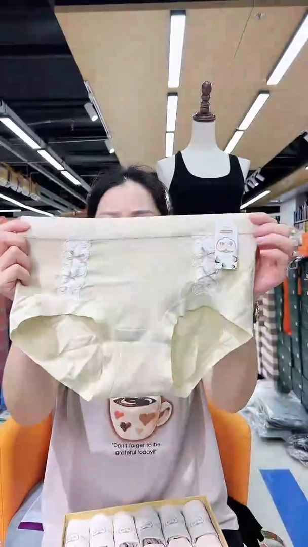 三醋酯纤维女士内裤66074.4条