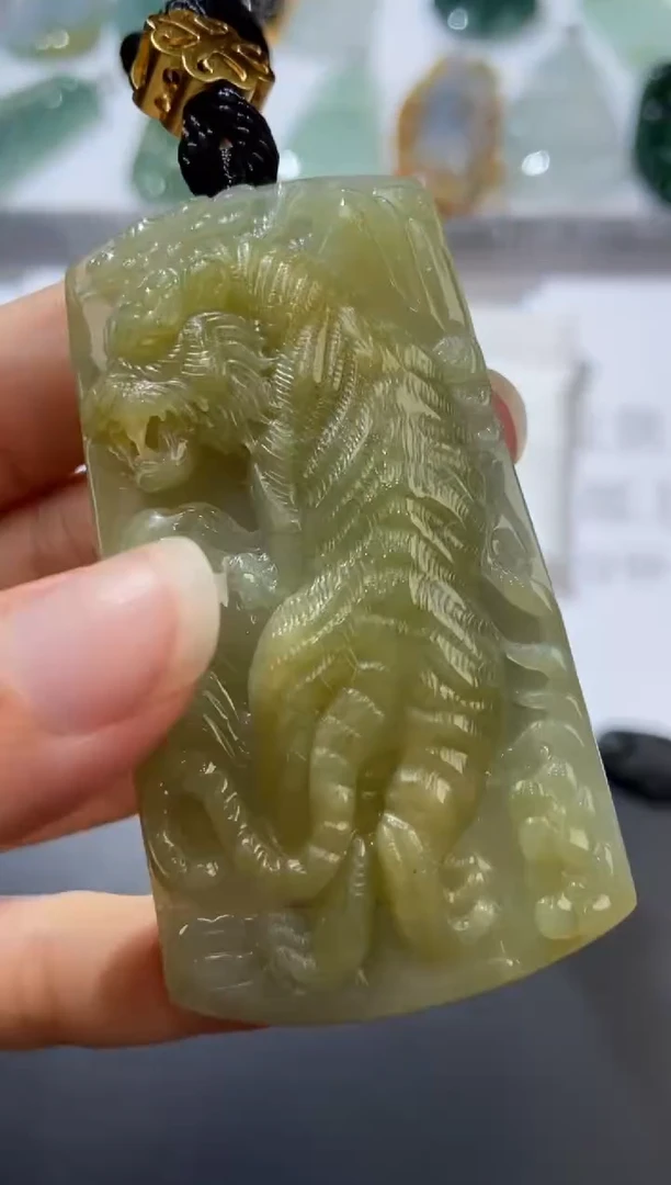 未镶嵌挂件翡翠379644  多人